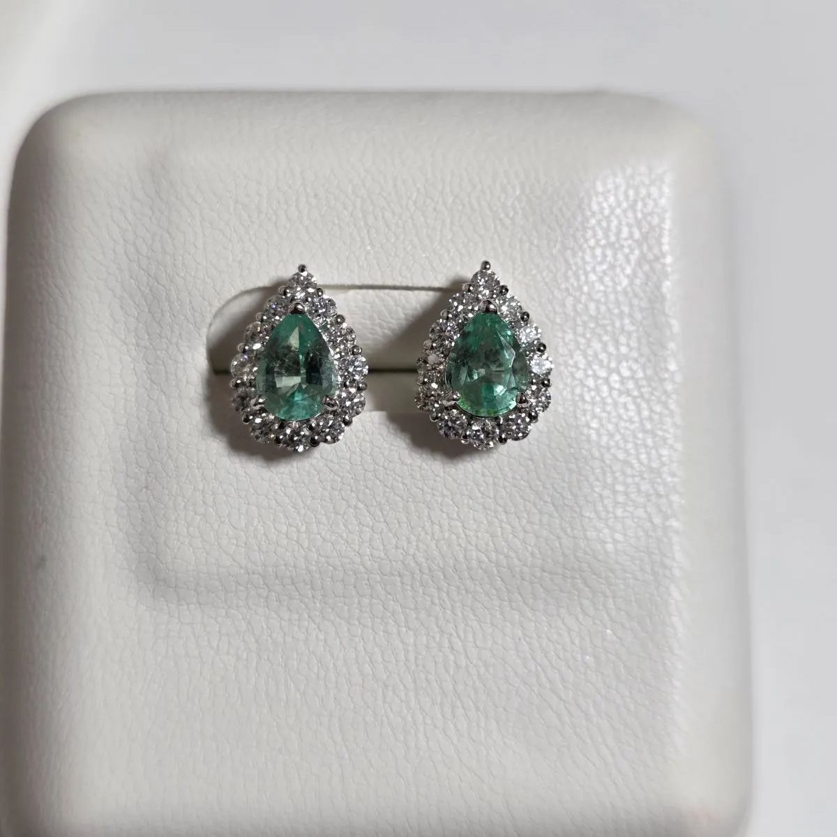 エメラルドダイアモンドーピアス