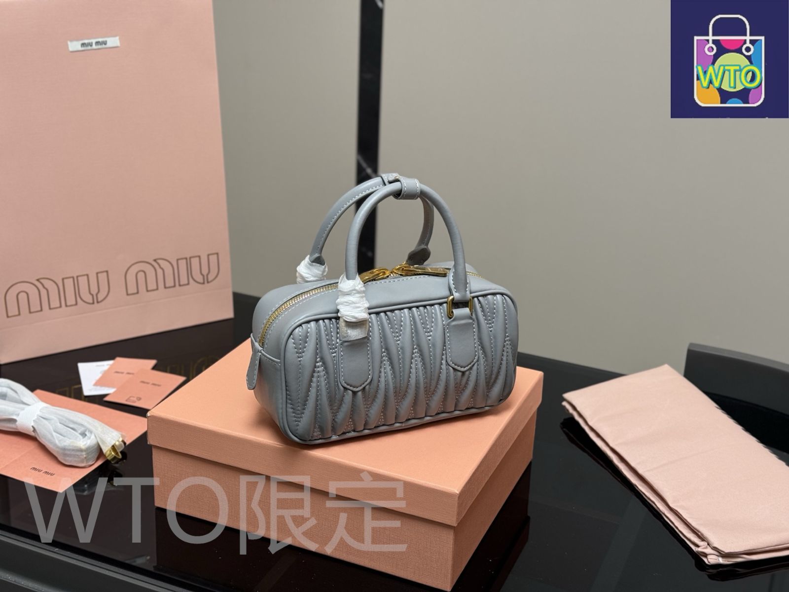 【専用出品】みぃ 今日特価】Miumiu ミュウミュウ ボウリングバッグ-WTO輸入2