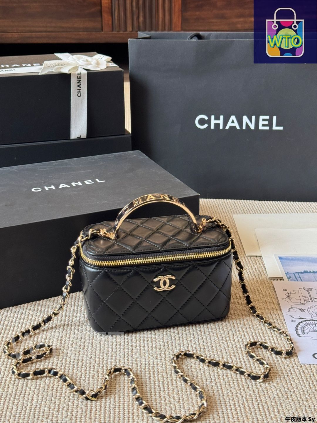 美品 CHANEL シャネル ヴィンテージ ナイロン ポーチ 箱 ギャラ 美品 CHANEL シャネル ヴィンテージ ナイロン ポーチ 箱 ギャラ