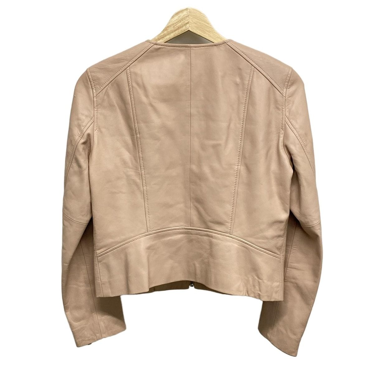 - ピンクベージュ