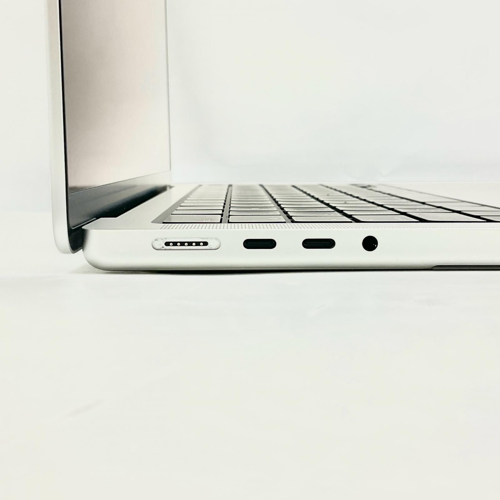 Apple MacBook Pro 16G 1TBシルバー 本体美品箱有り 16インチMacBook Pro 2.4GHz 8コアIntel Core i9 Retina