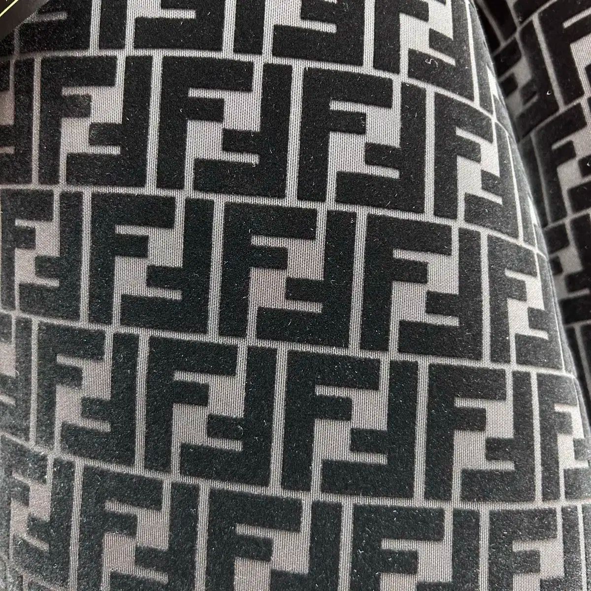 フェンディ ユニセックス