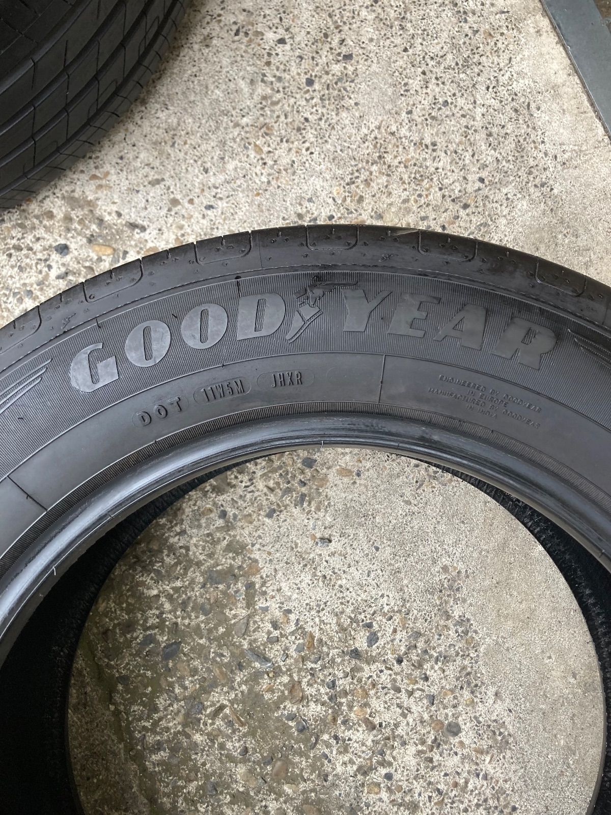 215 60R16 GOODYEAR efficientgrip 製造 2本 〜