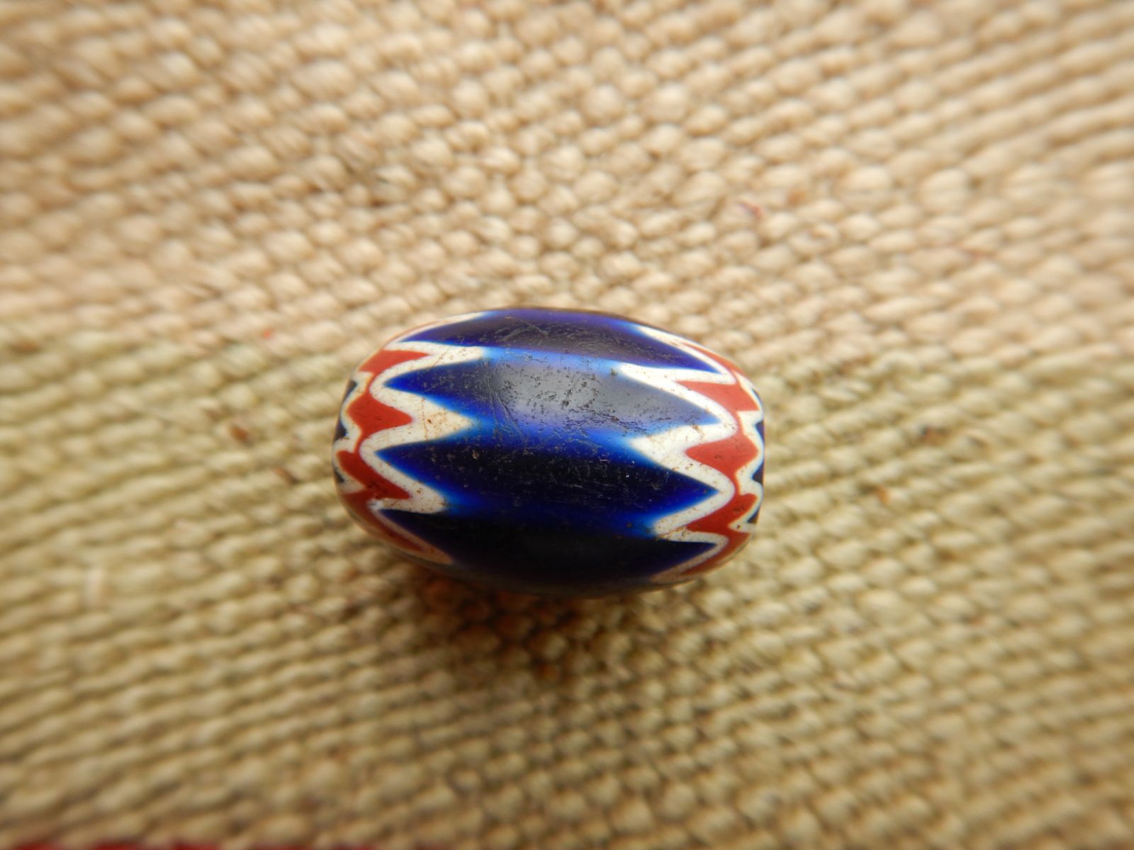 シェブロン玉 NO.16 2.2×1.6cm 15gトンボ玉 アフリカ交易玉 Chevron 