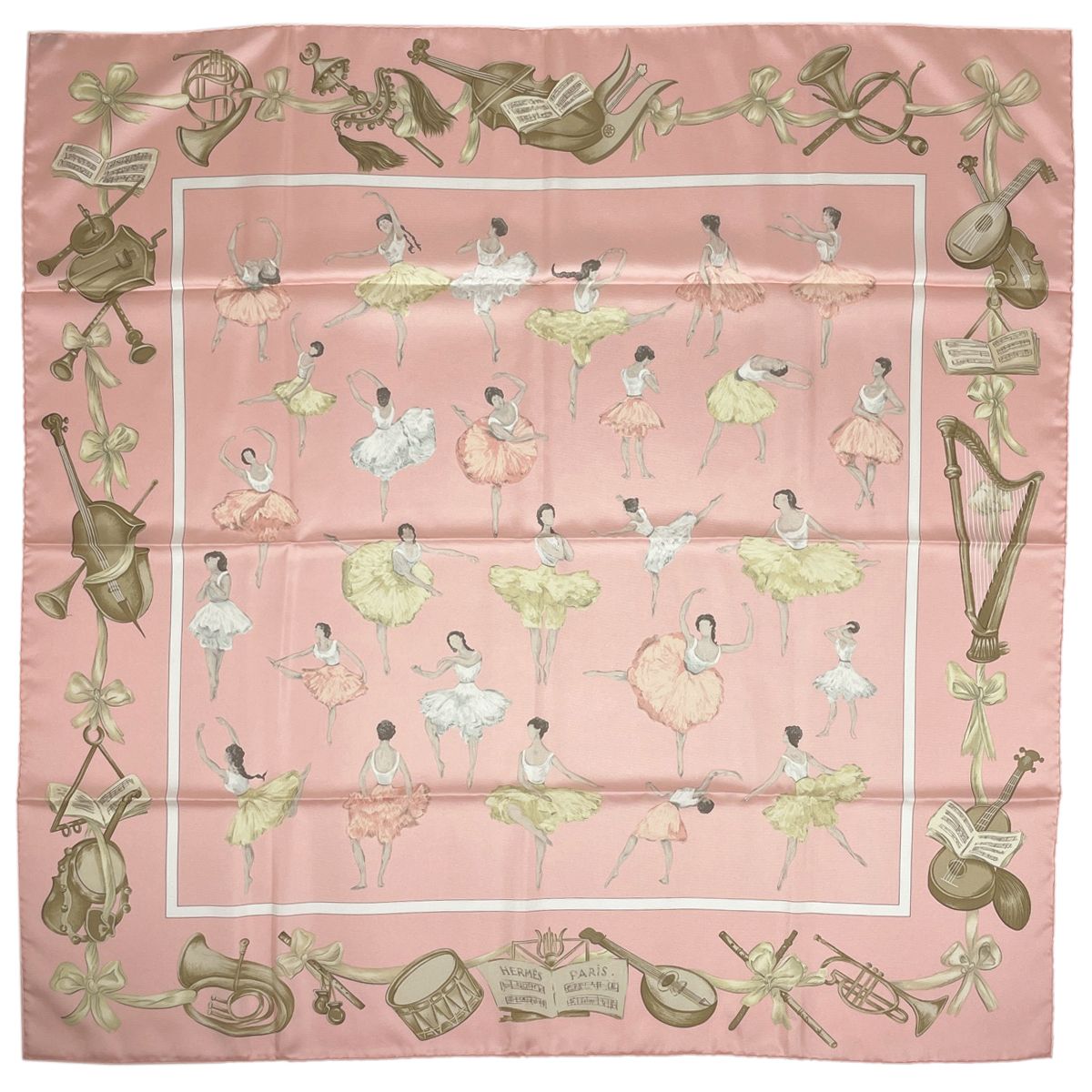 エルメス シルクスカーフ バレリーナ ピンク エルメス シルクスカーフ