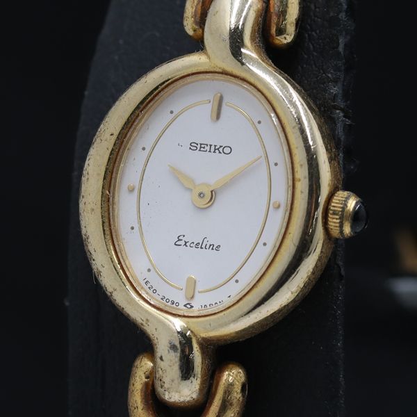 セイコー エクセリーヌ 腕時計　1E20-6220 白文字盤 レディース セイコー エクセリーヌ 1E20-6220 オーバル QZ ホワイト文字盤