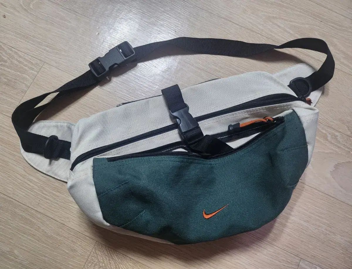 NIKE スリングバッグ NIKE ナイキ ショルダーバッグ 00s 90s ワンショルダー スリング