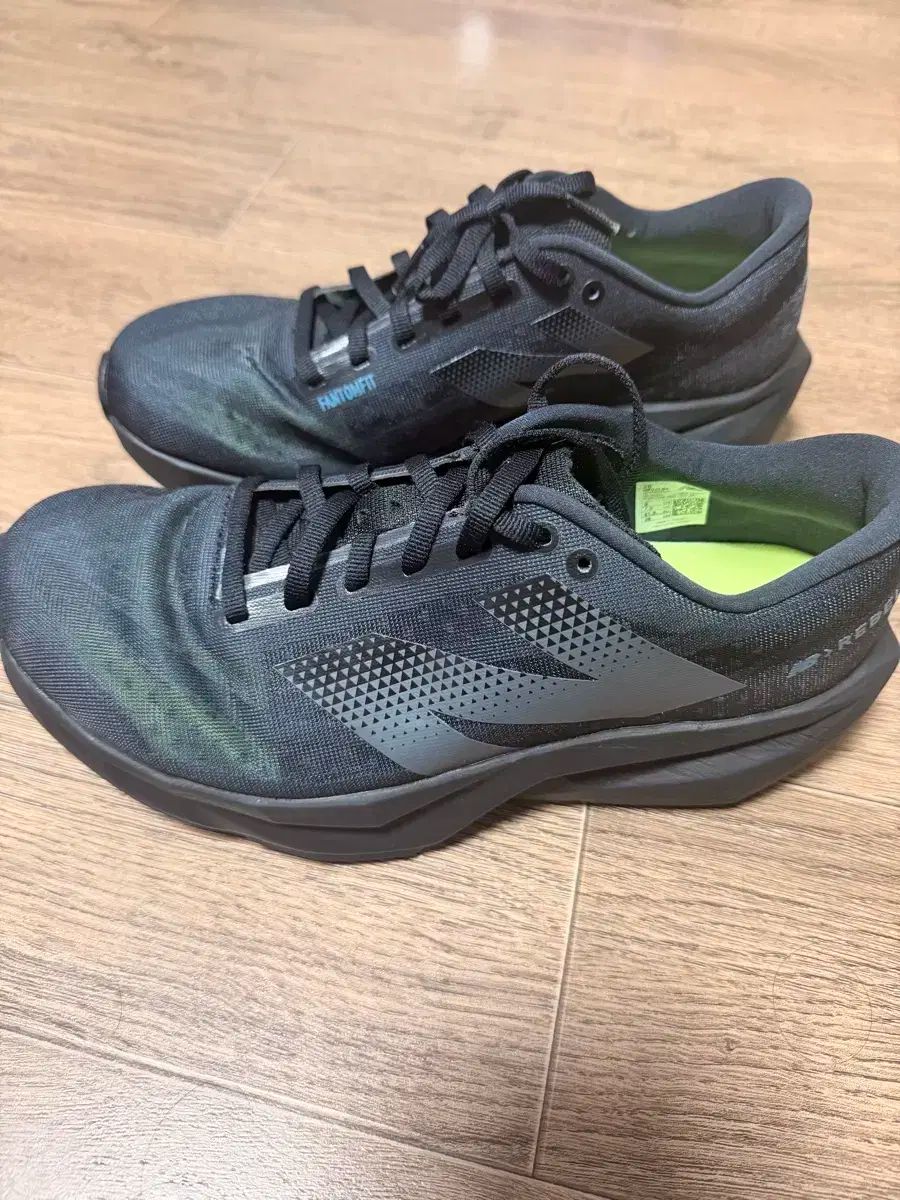 ニューバランス ランニングシューズ フューエルセル レベル v5 ブラック 260