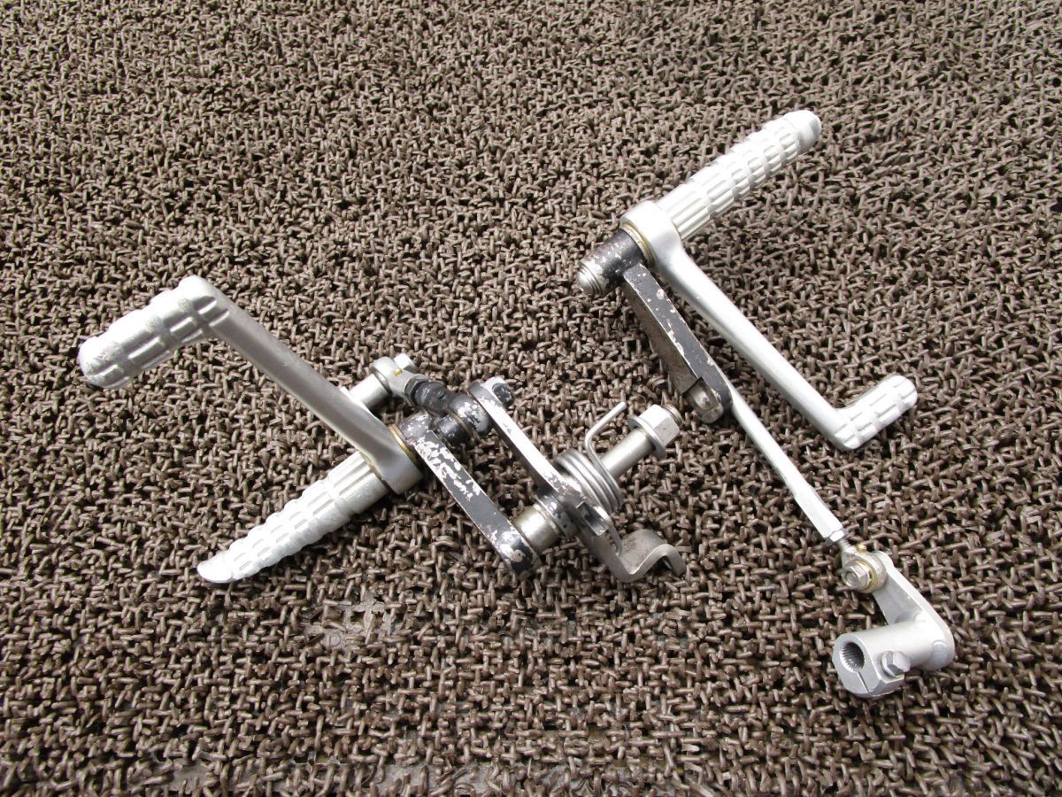 エストレヤ 社外 バックステップ ▲A5833 ペダル BJ250A カスタム素材に カワサキ BJ250AE Estrella キャブ車 DECORATOM_COM_BR