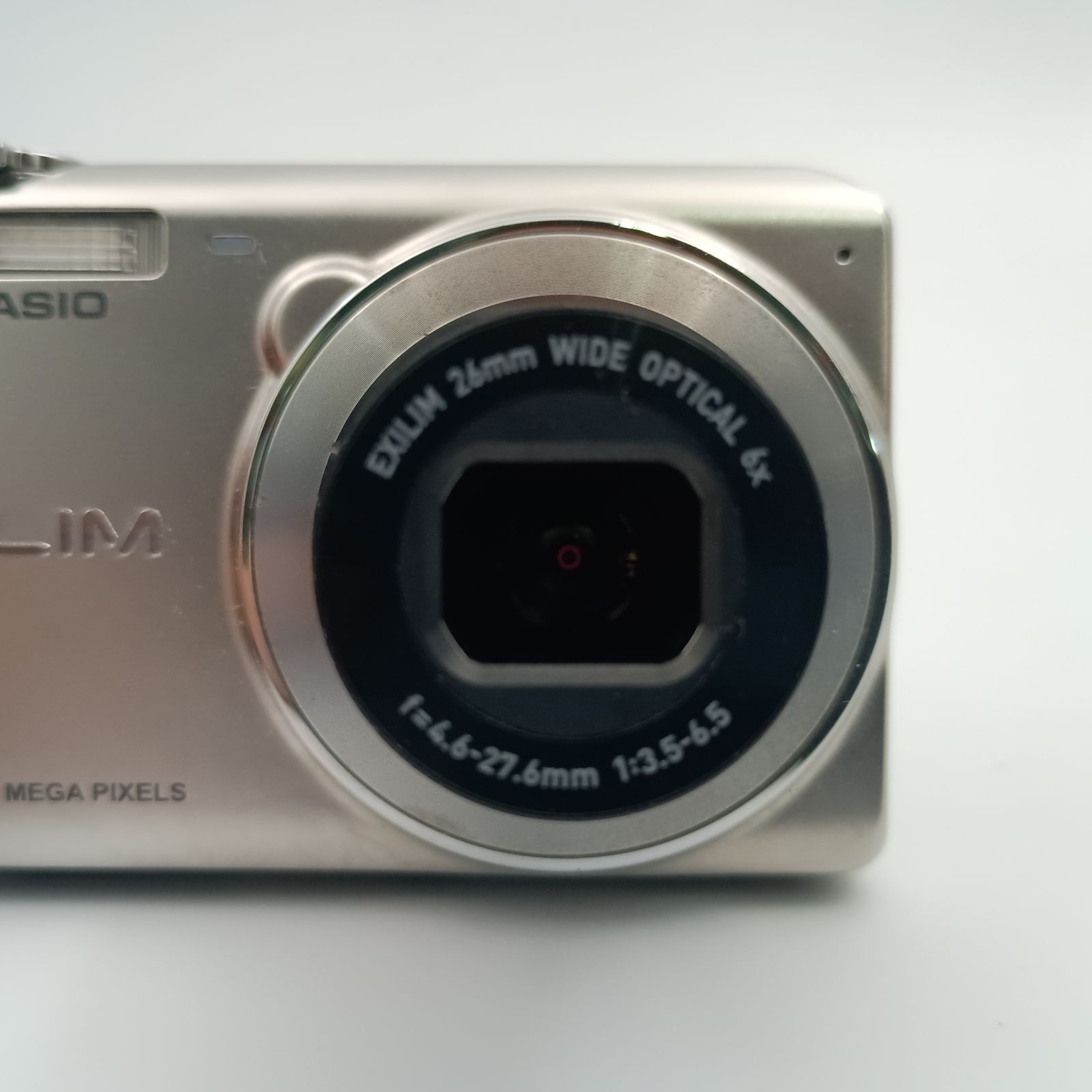 【美品】CASIO EXILIM EX-ZS26　シルバー Amazon | CASIO デジタルカメラ EXILIM EX-ZS26SR 広角26mm 光学