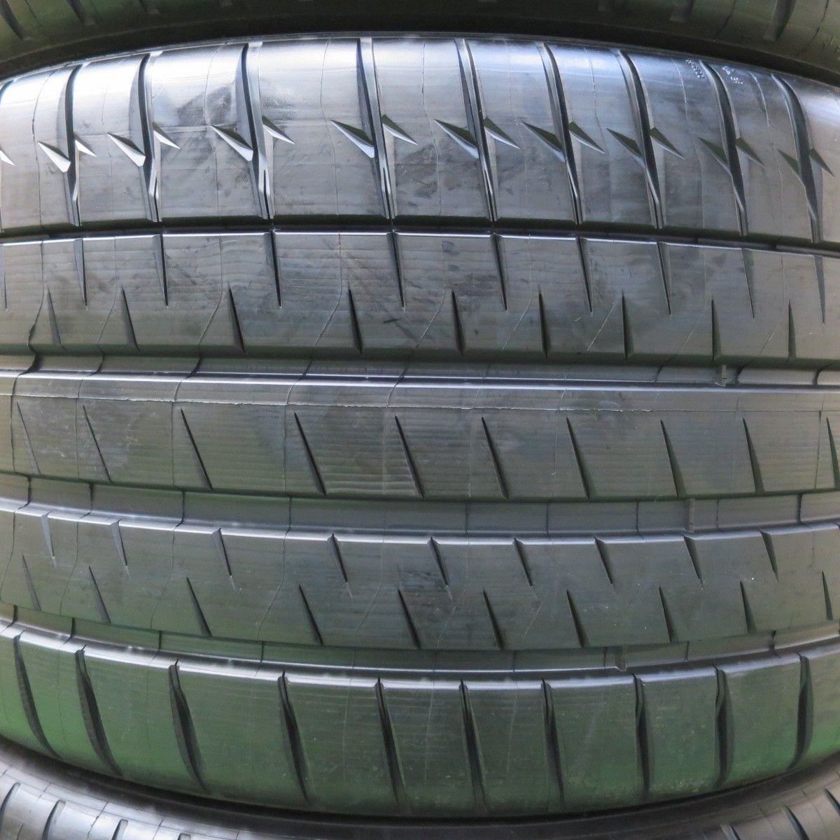 275|35R20