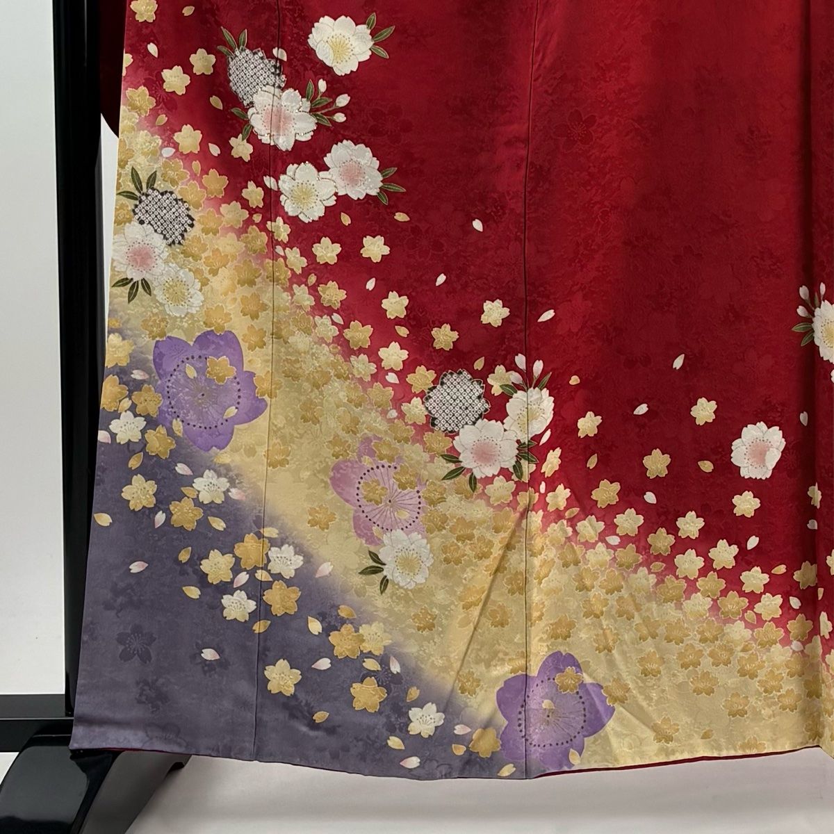 振袖 身丈161cm 裄丈66cm M 袷 桜 花びら 箔 金彩 赤 正絹 美品
