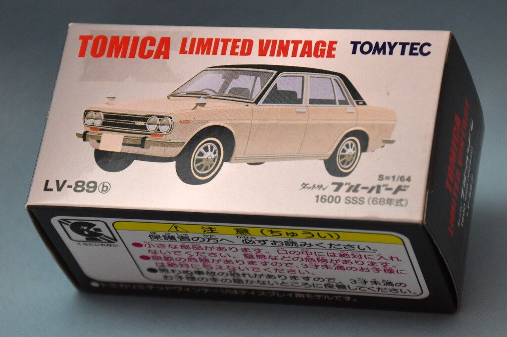 トミーテック TOMICA LIMITED VINTAGE ダットサン ブルーバード