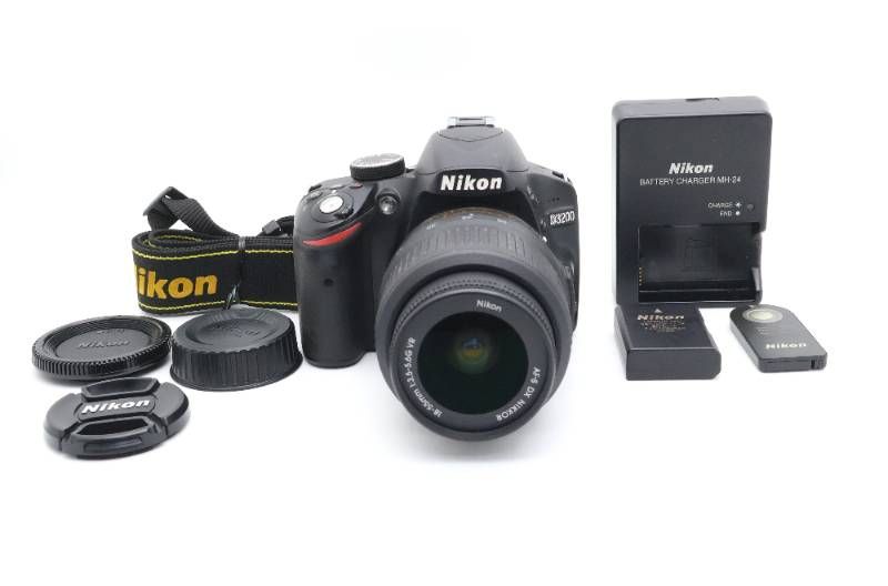 □完動品 Nikon D3200 レンズキット 動作確認済み - メルカリ