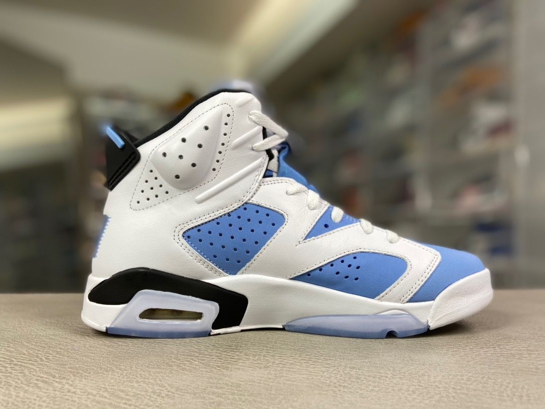 ナイキ NIKE エアジョーダン AIR JORDAN 6 UNC スニーカー