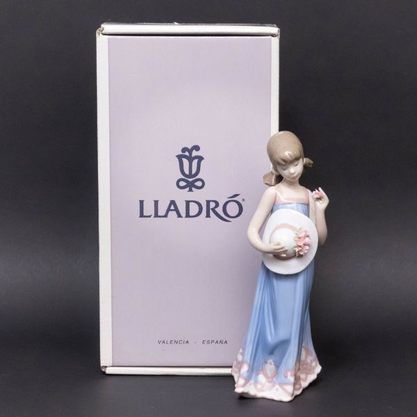 リヤドロ フィギュリン 少女コートニー 美品 LLADRO リヤドロ フィギュリン『Courtney（少女コートニー