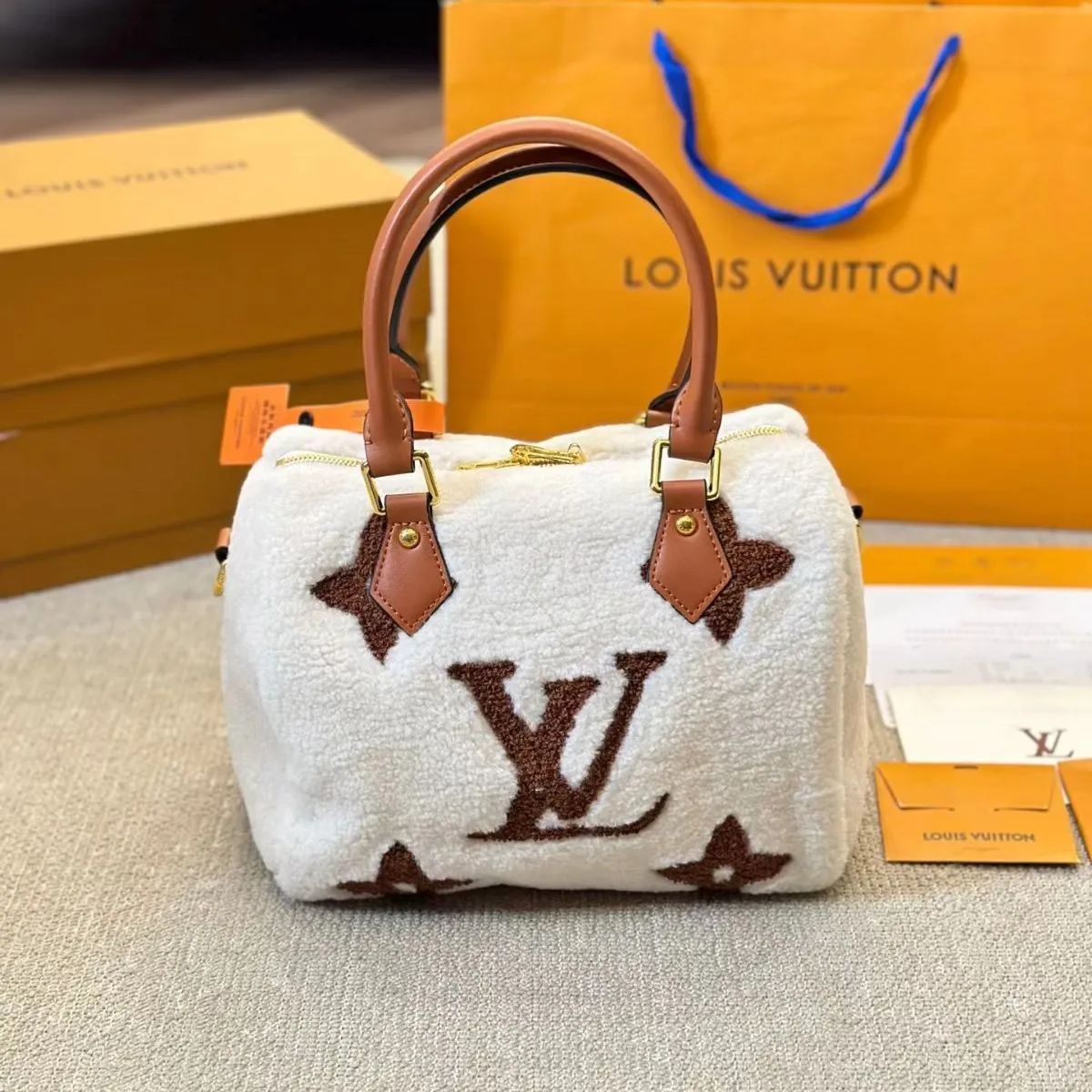 LOUIS VUITTON ショルダーバッグ ブラック