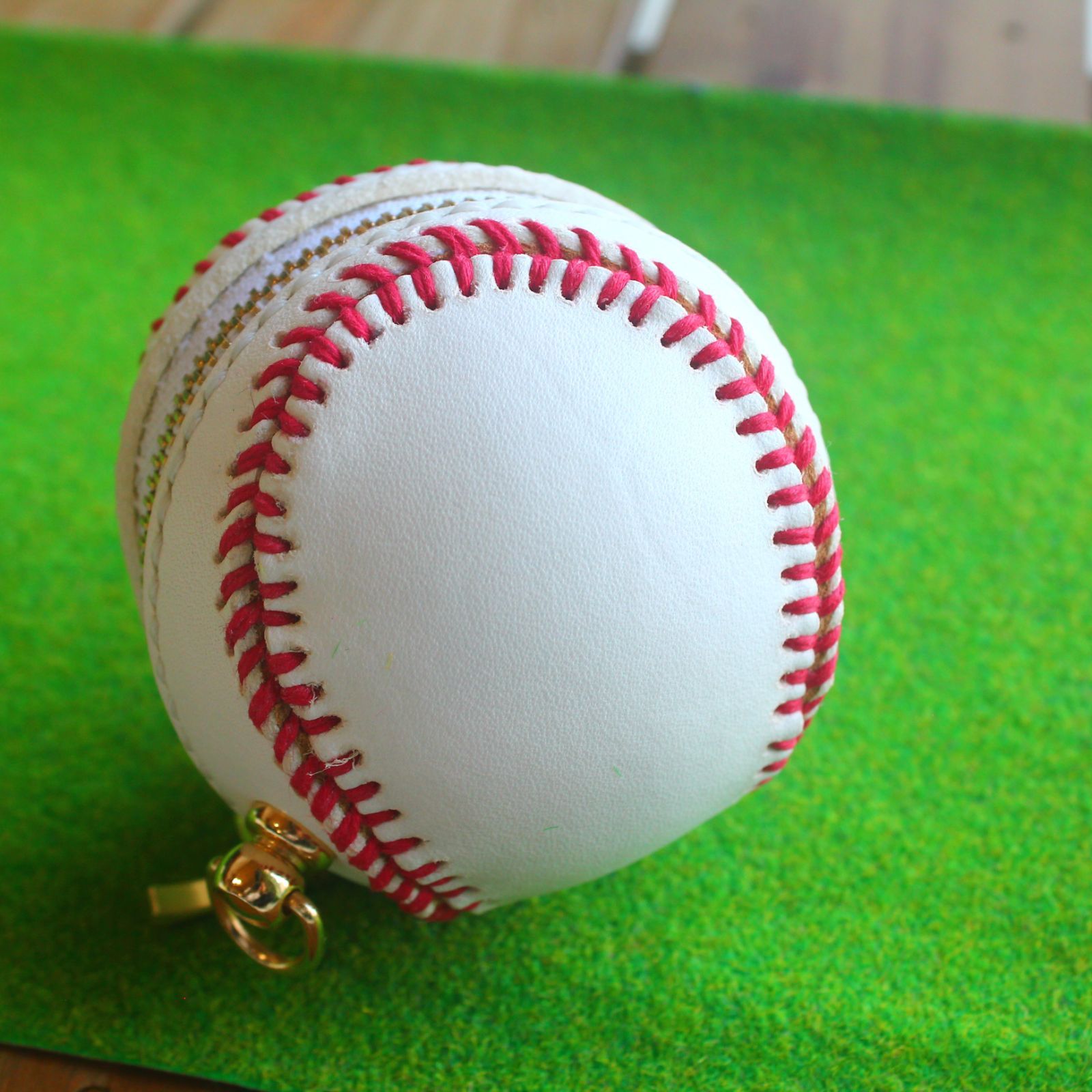 野球ボール 型 ポーチ 小物入れ 姫路レザー コインケース ファスナー黒 リアル 野球ボール 型