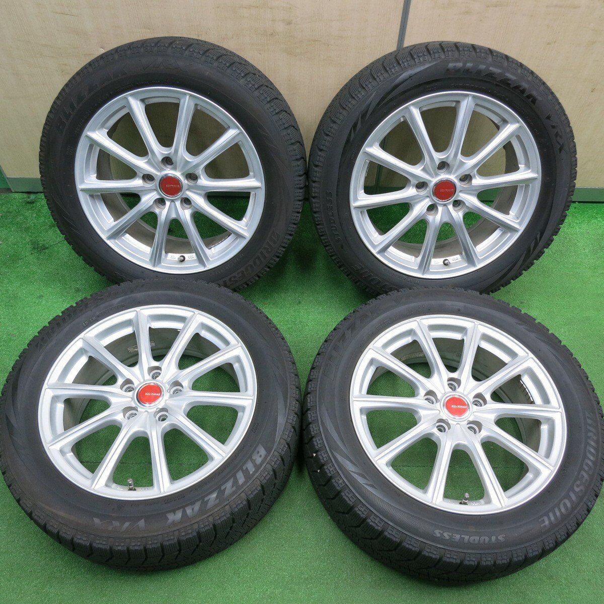 キレイ☆スタッドレス 215/55R17 ブリヂストン ブリザック VRX キレイ☆スタッドレス 215/55R17 ブリヂストン ブリザック VRX
