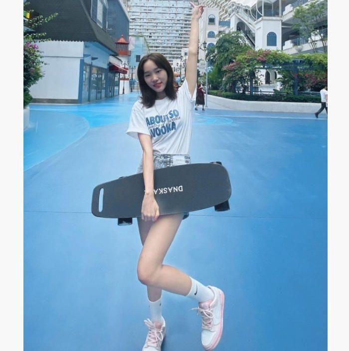 電動四輪スライド車リモコンインテリジェント二駆スライド子供大人歩行スライド車