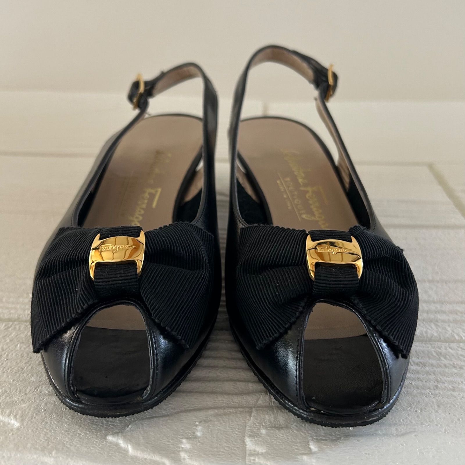 モデルサイズ☆【フェラガモ】ヴァラ バックストラップ パンプス サンダル Salvatore Ferragamo サルバトーレフェラガモ ヴァラ オープン