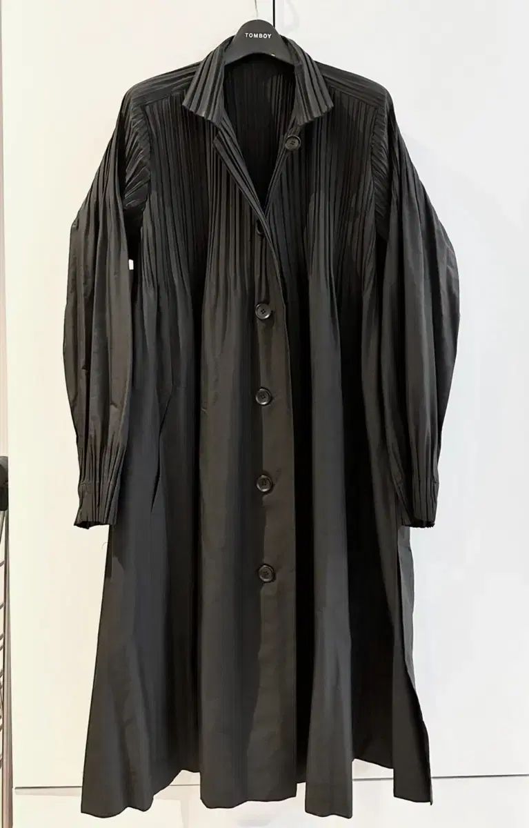 PLEATS PLEASE(プリーツプリーズ) コート サイズ2 M レディース PLEATS PLEASE(プリーツプリーズ) コート 黒 - メルカリ