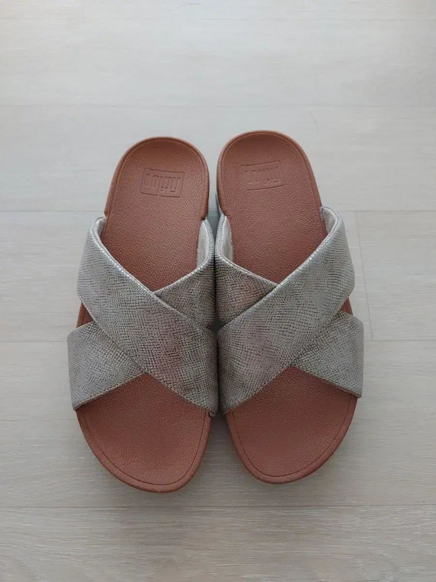 FITFLOP(フィットフロップ) スリッパ 240 サイズ - メルカリ
