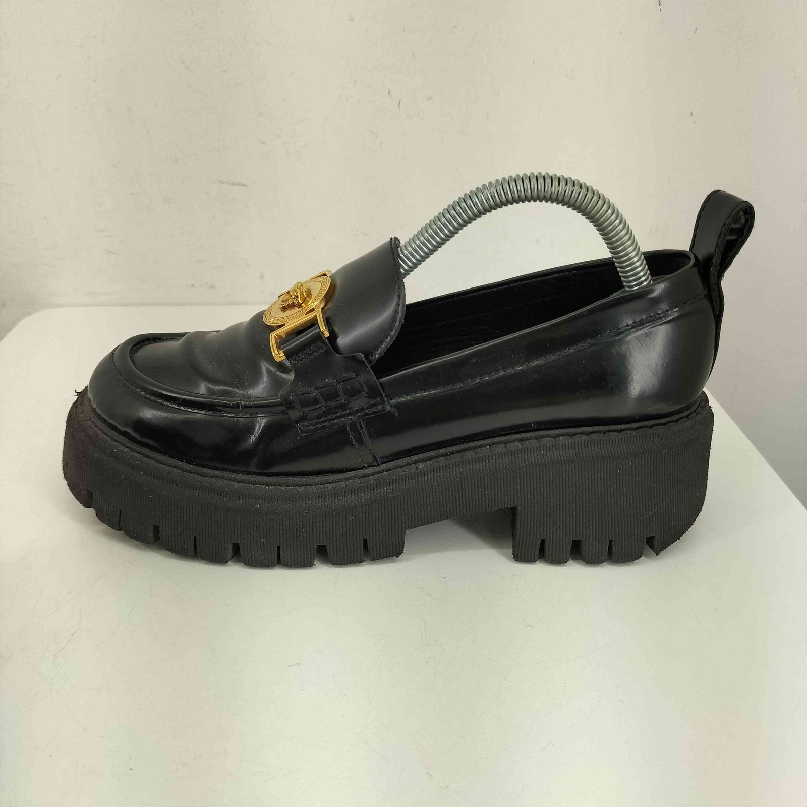 VERSACE ローファー ハイヒール ブラック メデューサ レザー 厚底 VERSACE ヴェルサーチ ローファー メデューサ 厚底 レザー
