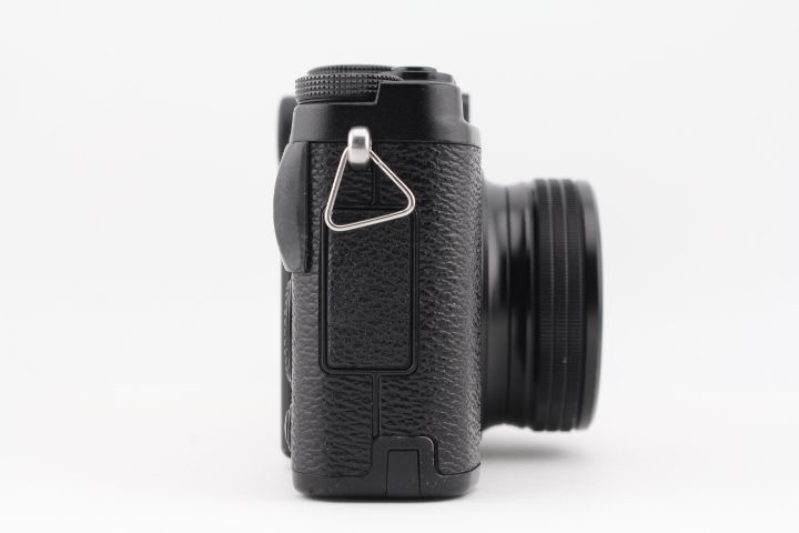 【C-6】フジフィルム　コンパクトデジタルカメラ　AV130 FUJIFILM フジフィルム FINEPIX AV130 コンパクトデジカメ 単三