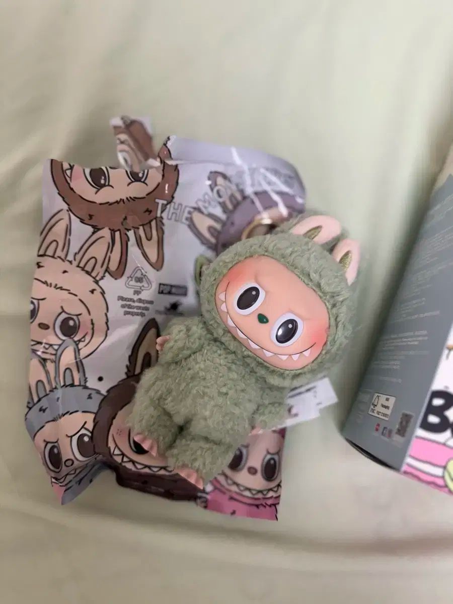 Labubu(ラブブ） マカロン 正規品 開封 商品 売るよ - メルカリ