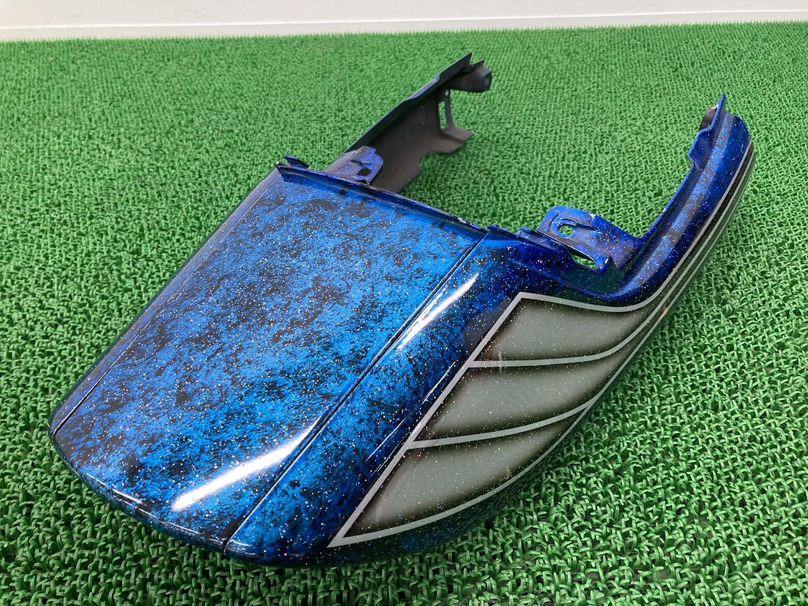 ジェイド テールカウル KBH ホンダ 純正 中古 バイク 部品 MC23 JADE シートカウル 修復素材やカスタム素材に 品薄 車検 Genuine