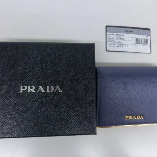 即納お得残り一つ新品 PRADA SAFFIANOゴールドプレート付二つ折コンパクト財布 OXjkl-m99641408288折り財布 