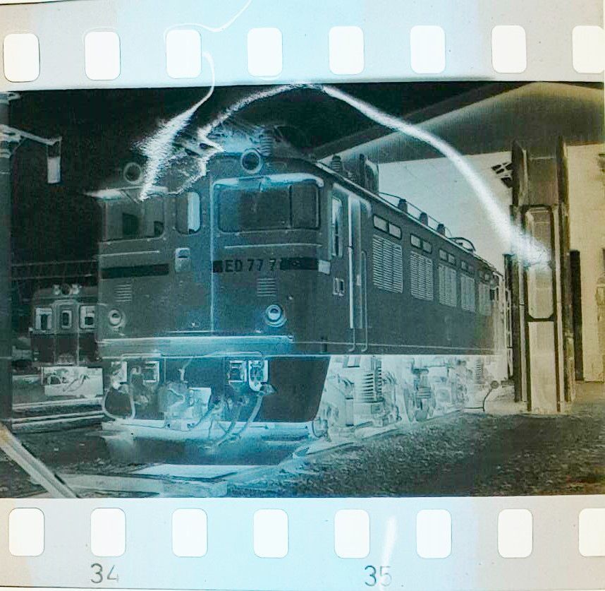 ⭐︎ひとたん⭐︎鉄道写真　ネガ　機関車　列車 ∠C57 ED77 コレクター放出品｜写真 ネガ 列車 機関車 風景 駅