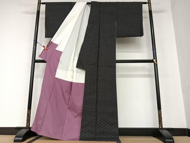 平和屋着物○本場大島紬 7マルキ 麻の葉文様 黒地 正絹 逸品