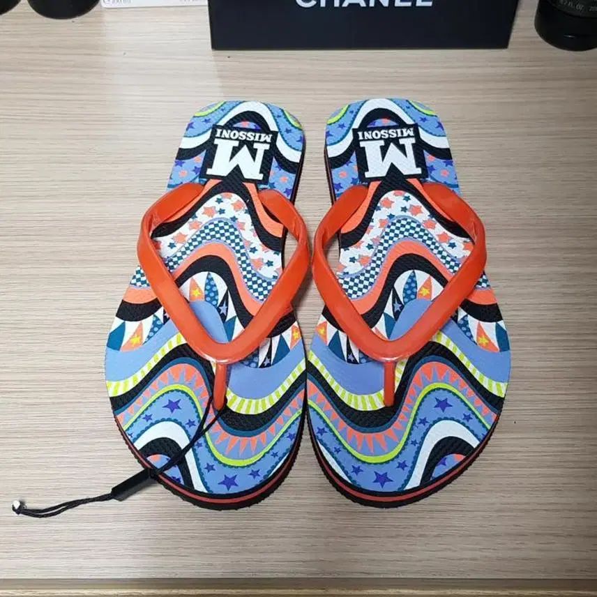 【再入荷】 Flops Flip ミッソーニ 未使用 メルカリ - 240 女性用ビーチサンダル 靴