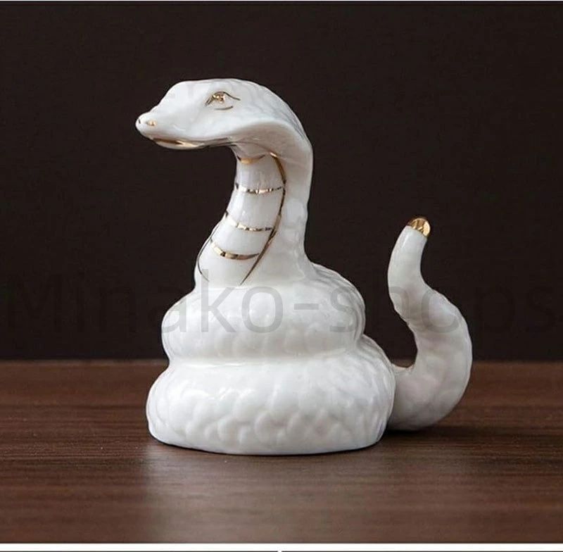 美しい白蛇様✨縁起物、巳年、陶器人形、置物、縁起物、作家、白蛇