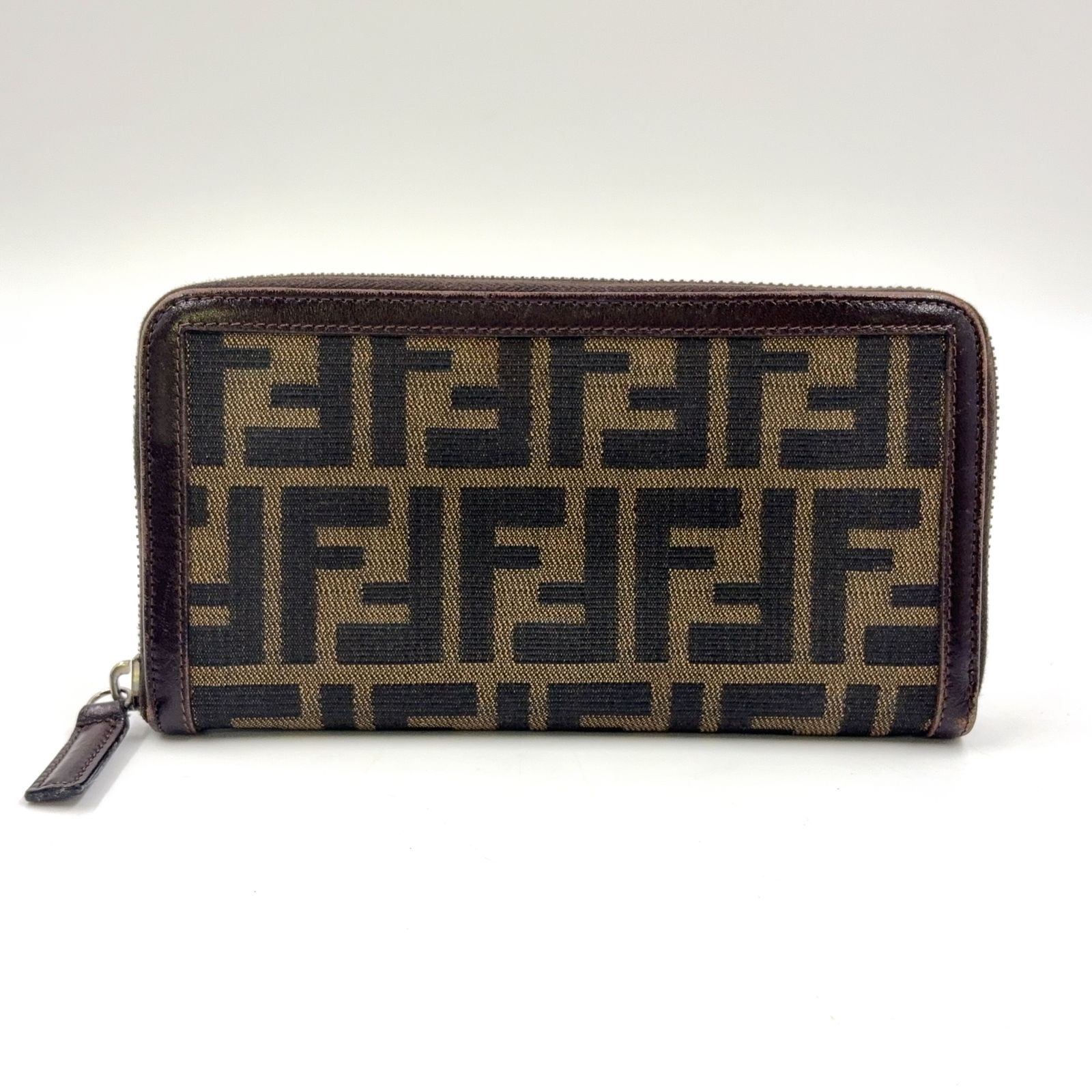 ✨極美品✨FENDI 折り財布　ズッカ柄　ラウンドファスナー　キャンバス　レザー FENDI フェンディ 長財布 ズッカ柄 キャンバス×レザー ブラウン