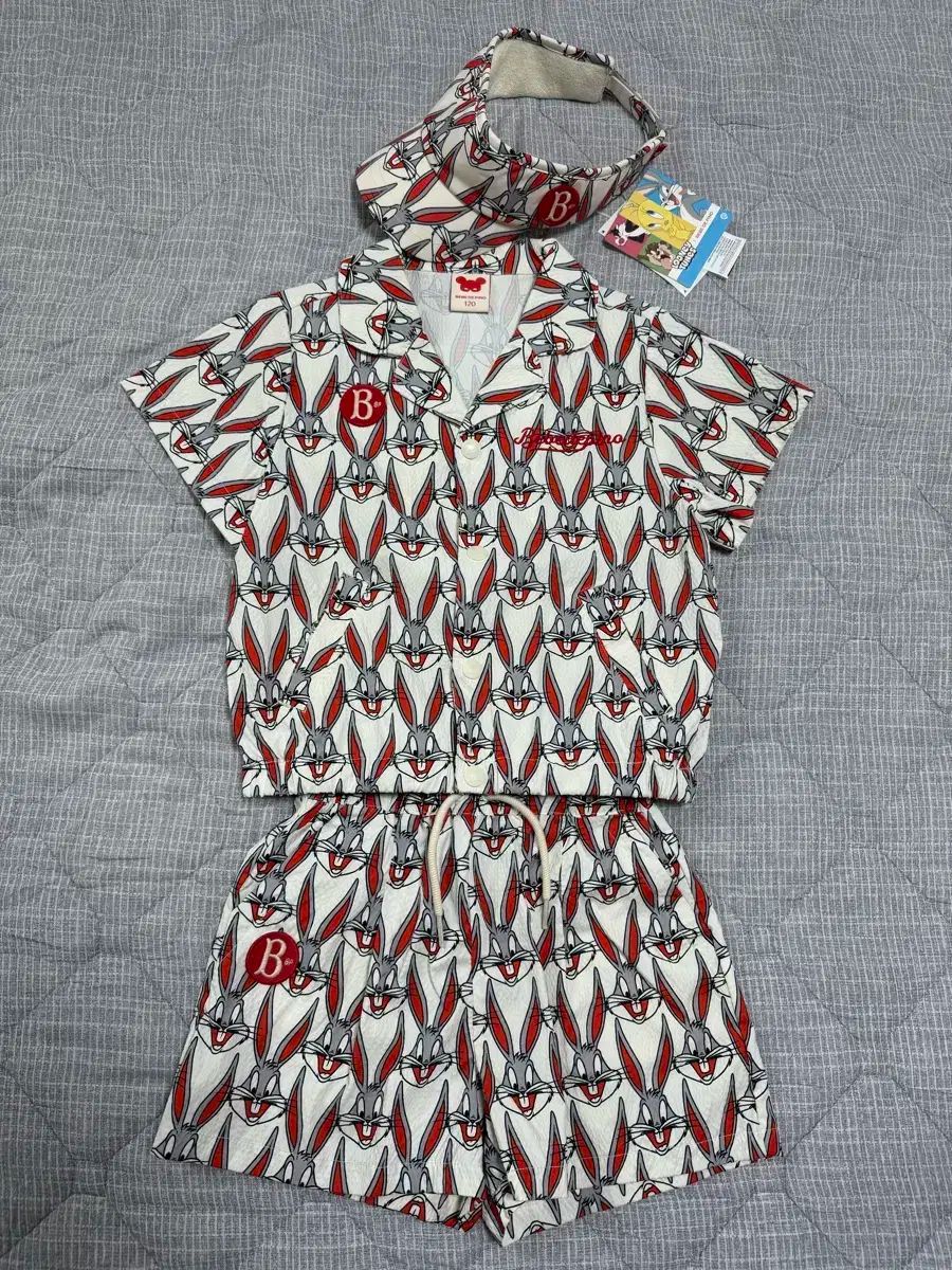 BEBE DE PINO ルーニートゥーンズ 上下セット 帽子セット 120 110