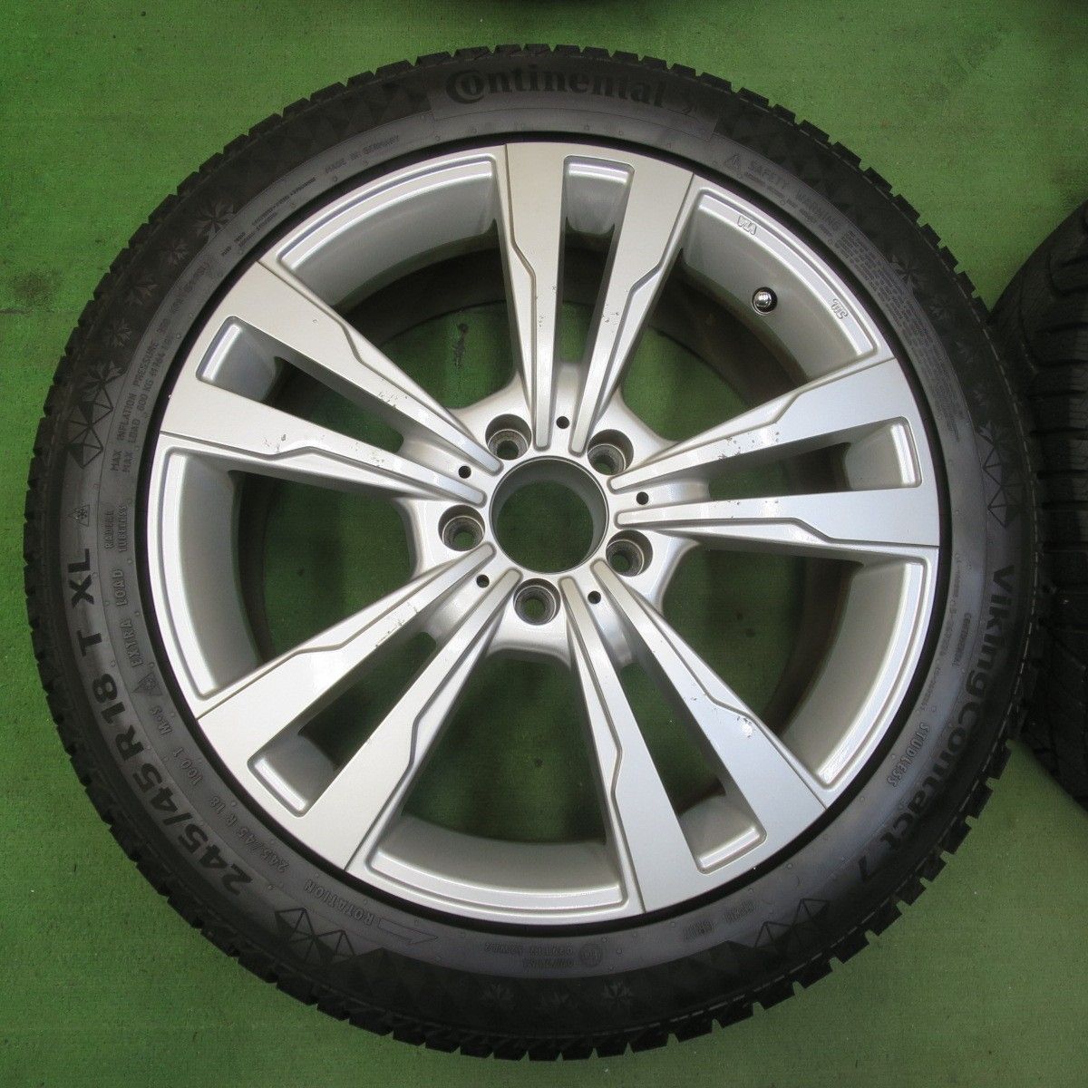 245|45R18 スタッドレス