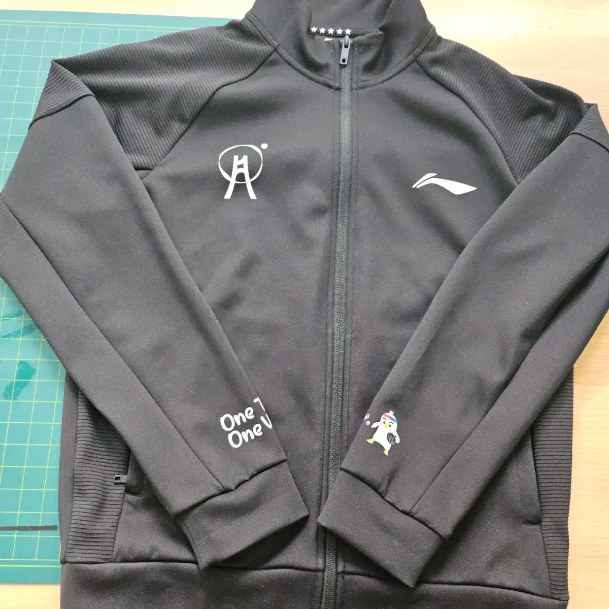 2025プサン 卓球 リーニン ジャージ m サイズ