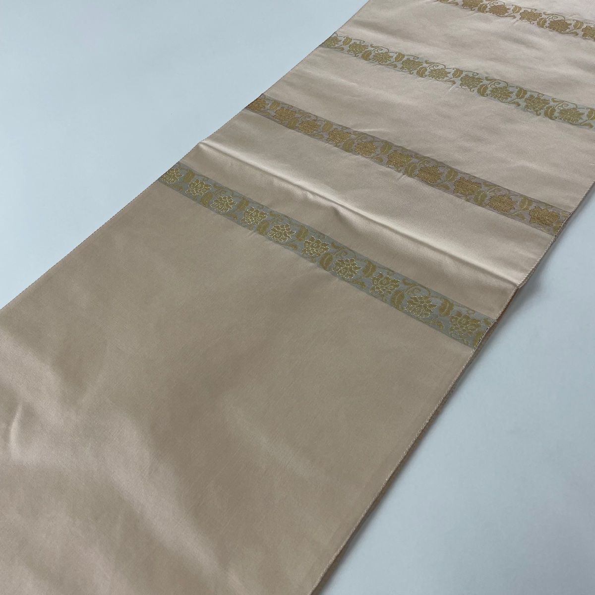 袋帯 秀品 花唐草 段縞 箔 金彩 金色 お太鼓柄 正絹 【中古