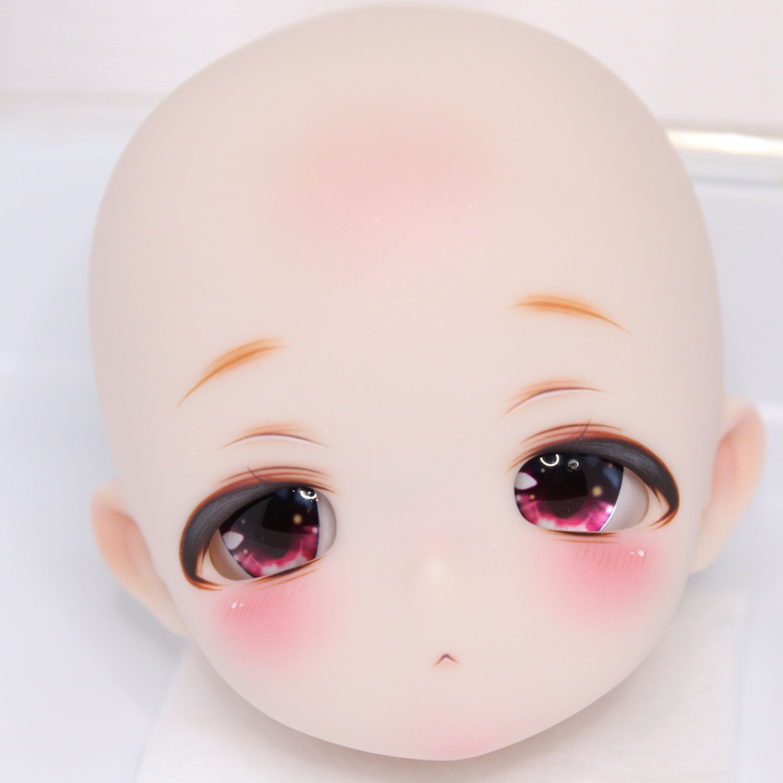 半目 クリーム肌