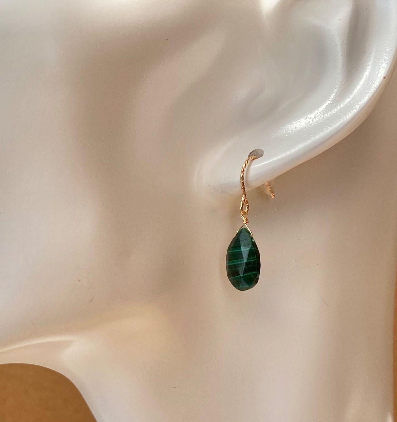 天然石 14kgf マラカイト② ペアシェイプ ファセット ピアス  