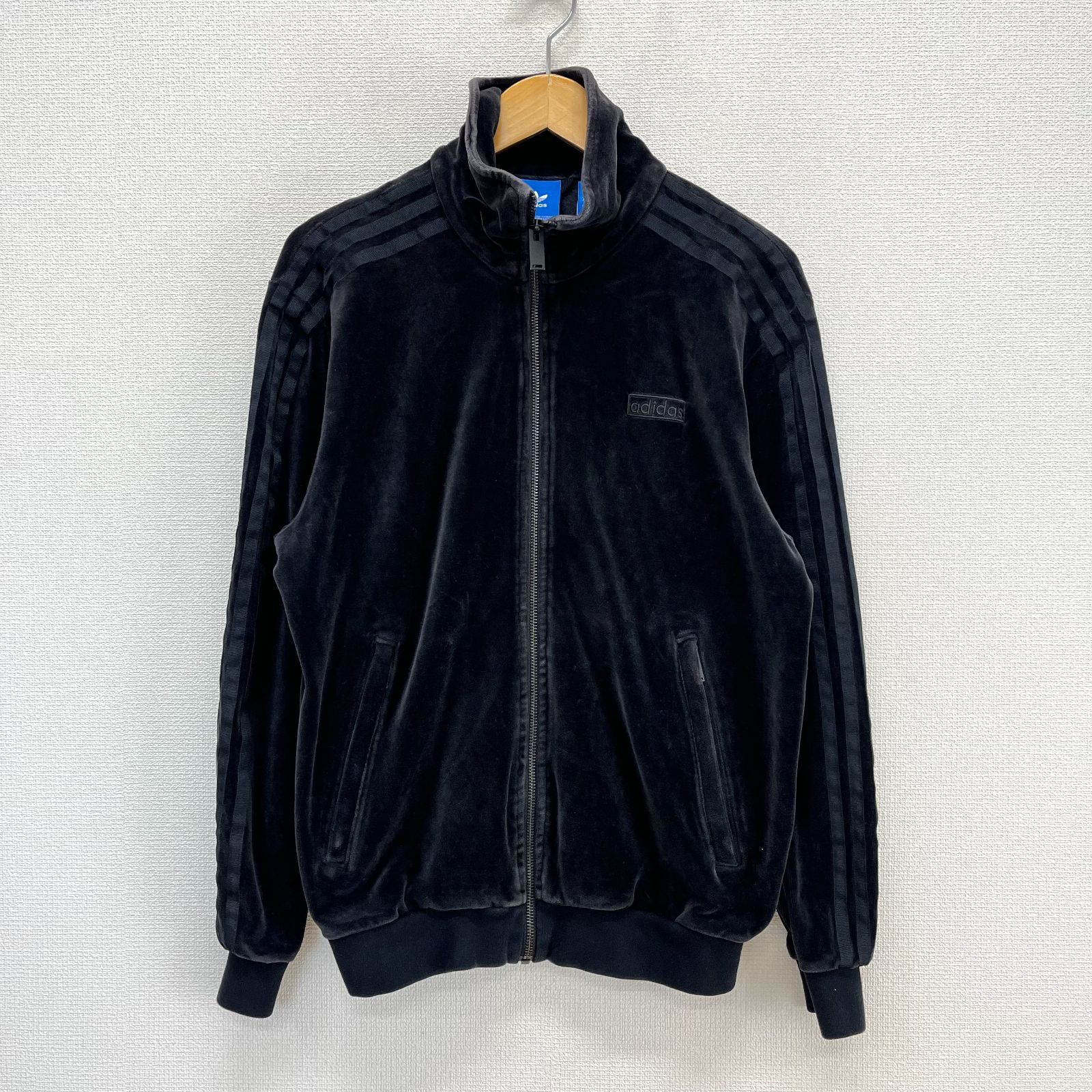 【美品】adidas アディダス ベロアジャージ トラックジャケット XL 黒金 adidas - adidas ベロア ジャージ セットアップ XS 黒 金
