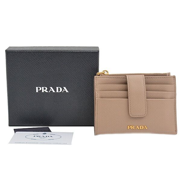 PRADA ベージュ レザー カードケース myumyu】PRADA ベージュレザー