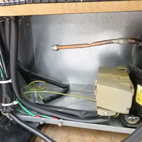 関東地方送料込み！ TRANSTHERM COTTAGE MIDIUM MODEL 3T ワインセラー 