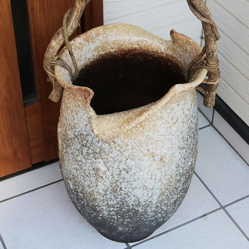 信楽焼 陶器 やきもの 壷 玄関 傘入れ 窯変つぼ型つる付き傘立て kt