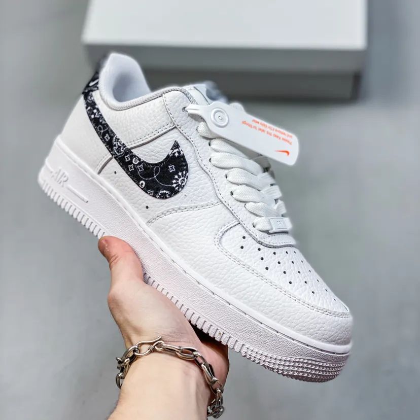 新品 未使用 Nike WMNS Air Force 1 Low '07 Essential 