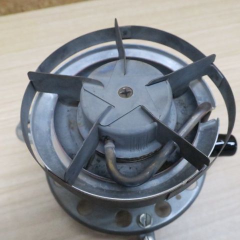 Detachable Stove シングルバーナーコンロ 445-700j Coleman(コールマン)では珍しい分離型のガソリンシングル