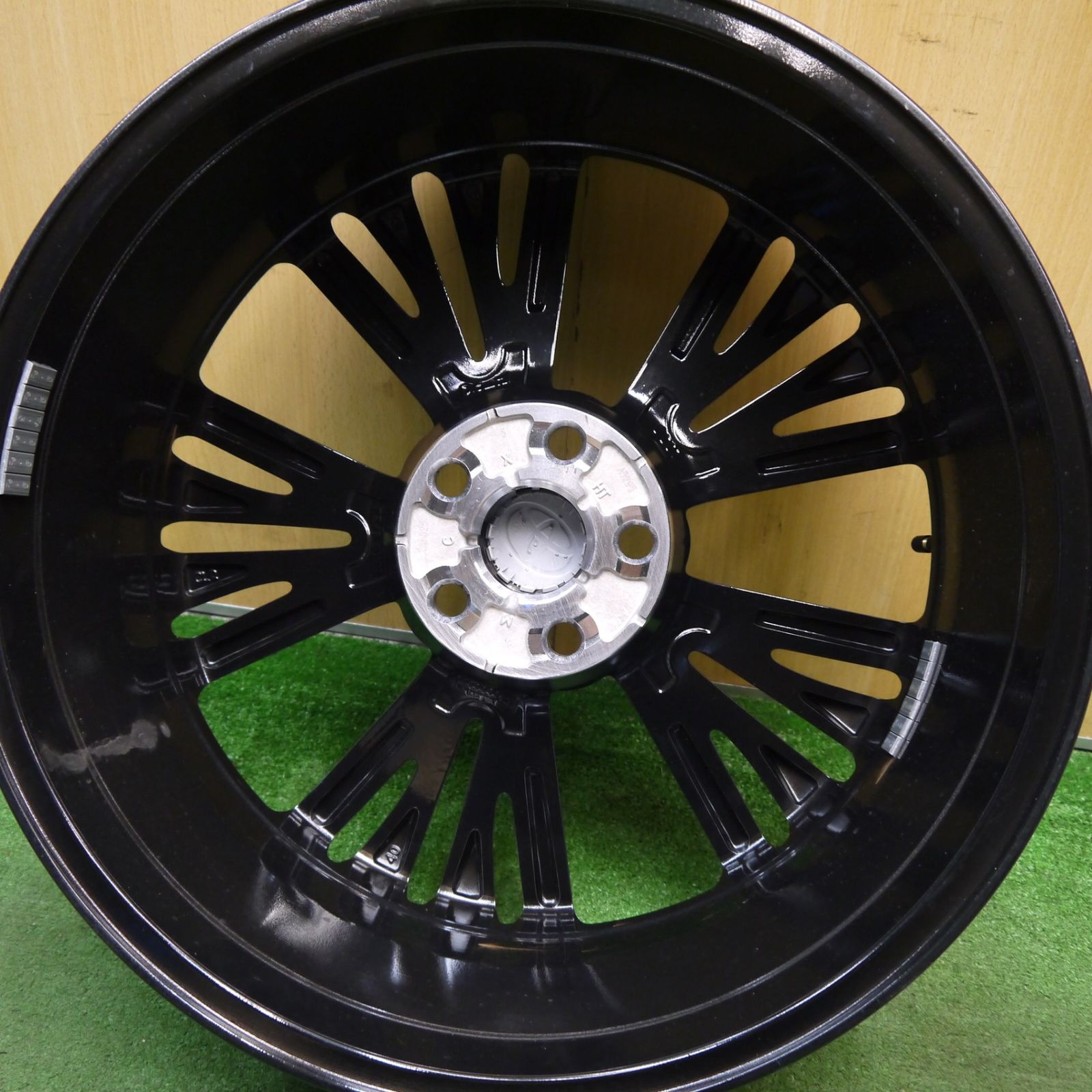 トヨタプリウス60系19インチ 純正ホイール 1本 中古キズあり 60系プリウス